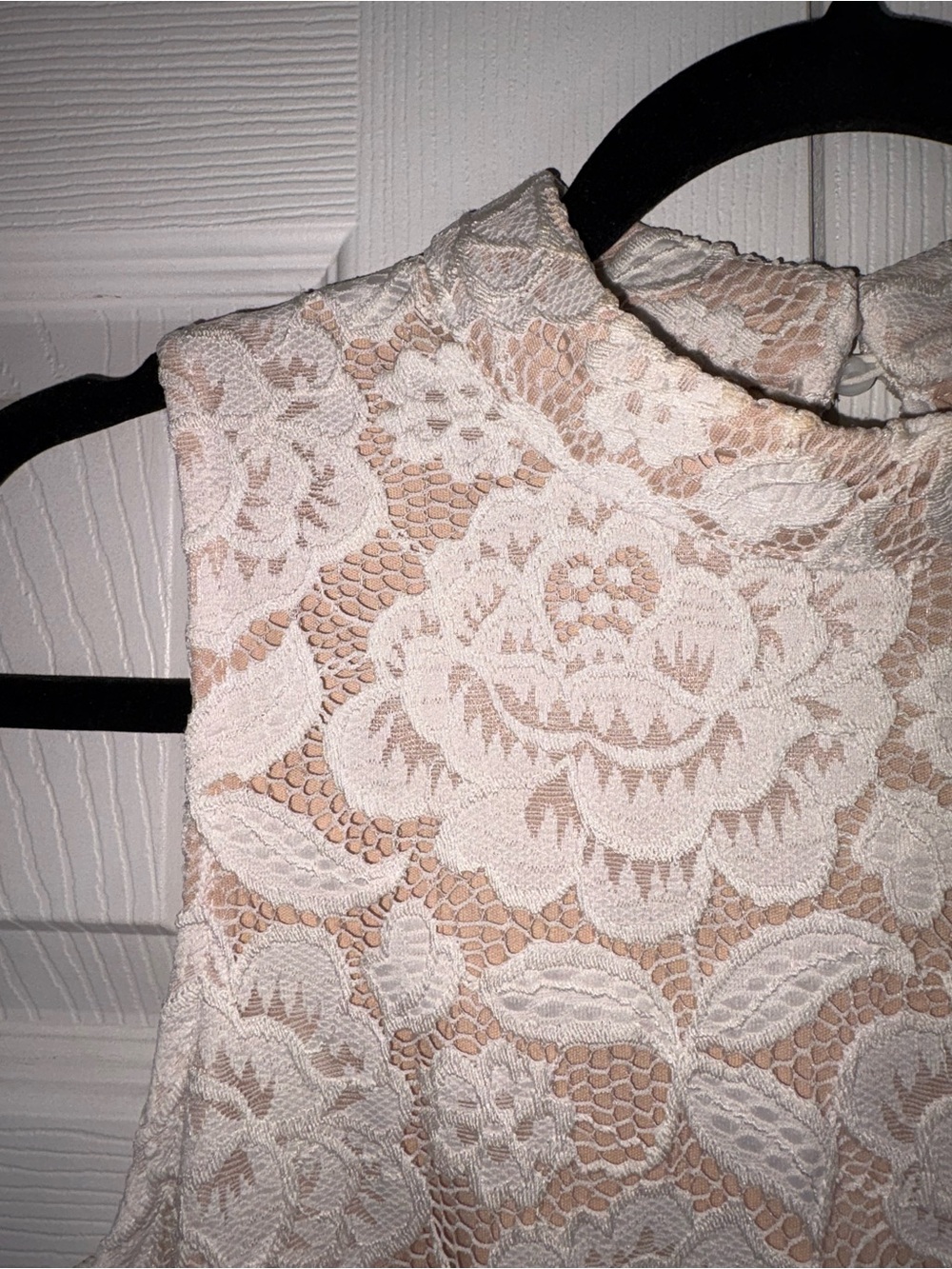 Sans Souci Ivory Floral Lace Dress - Picture 7 of 16